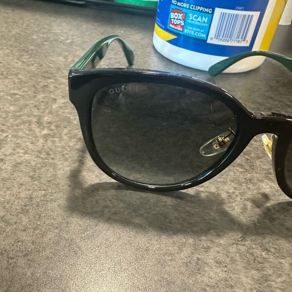 Authentic Gucci Sunglasses - Picture 5 of 6